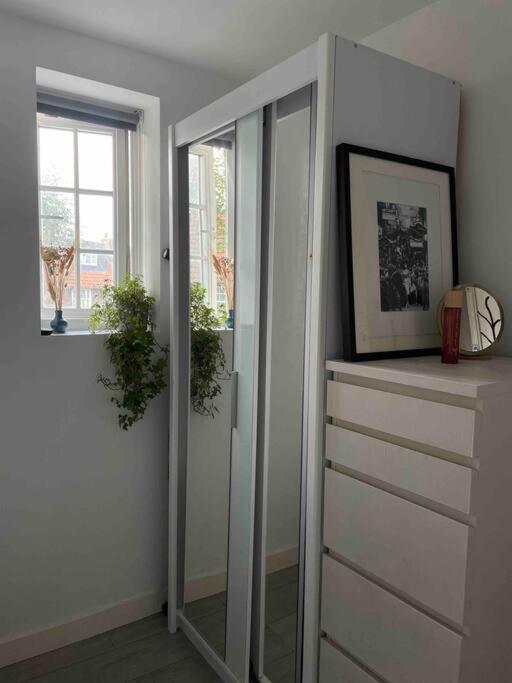 One Bedroom Putney Village Flat London Bagian luar foto