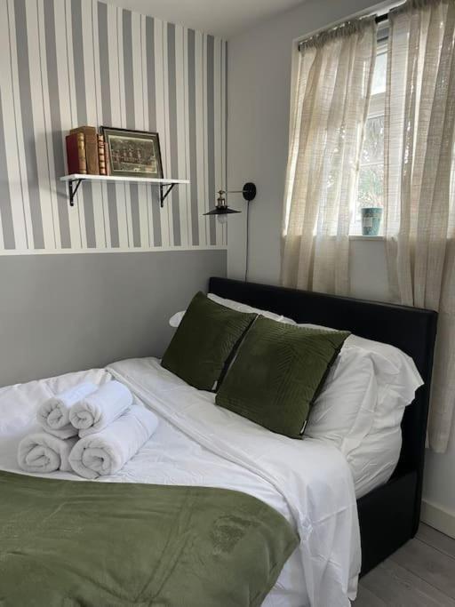 One Bedroom Putney Village Flat London Bagian luar foto