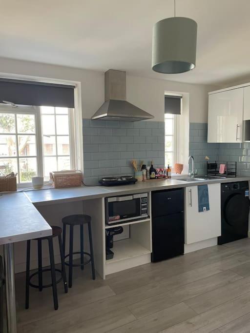 One Bedroom Putney Village Flat London Bagian luar foto